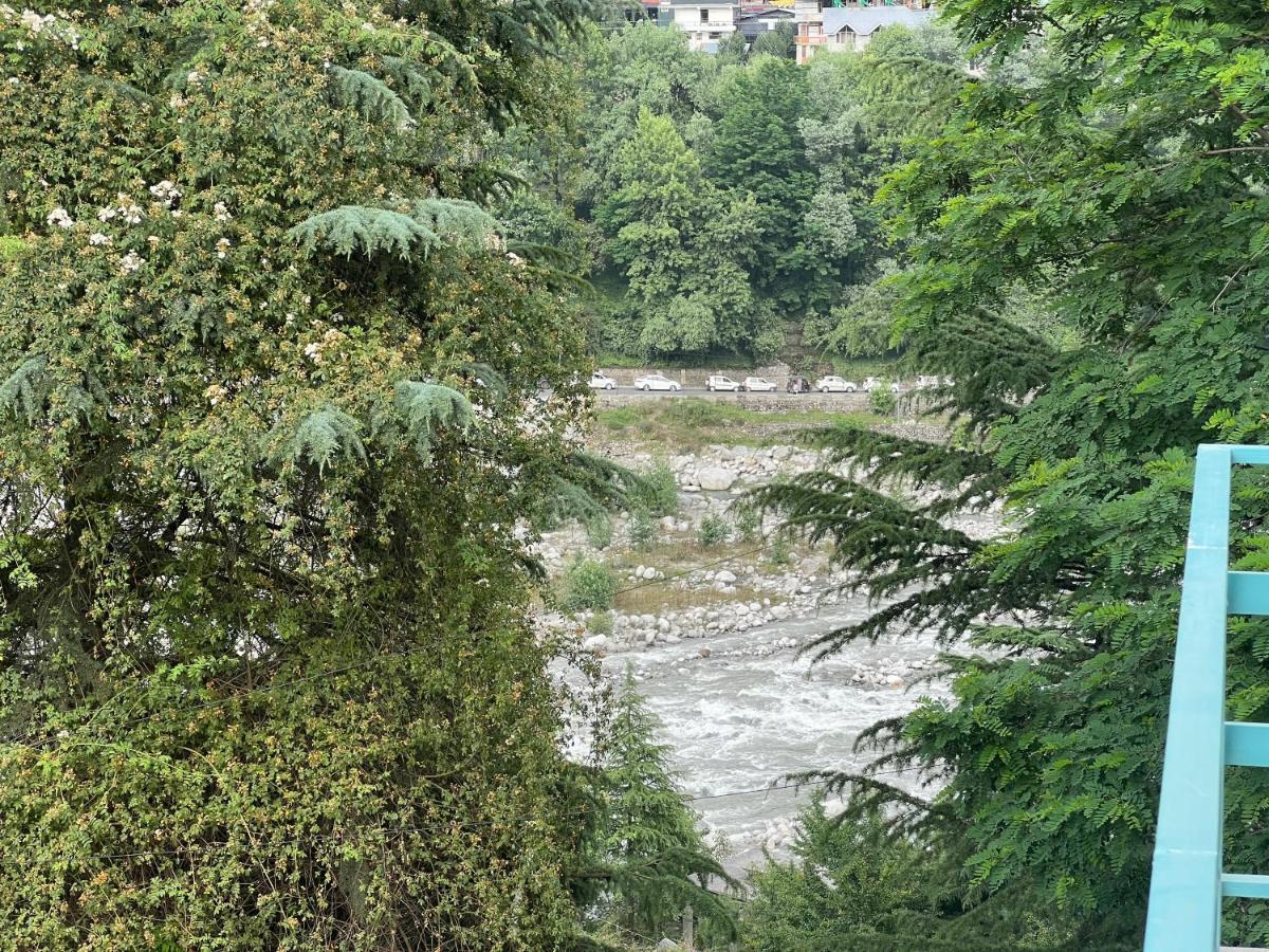 مايالي Hotel Mountain Majesty! Top-Rated Luxury Stay Amid Snowcapped Mountains With Balcony And Riverside Calm المظهر الخارجي الصورة