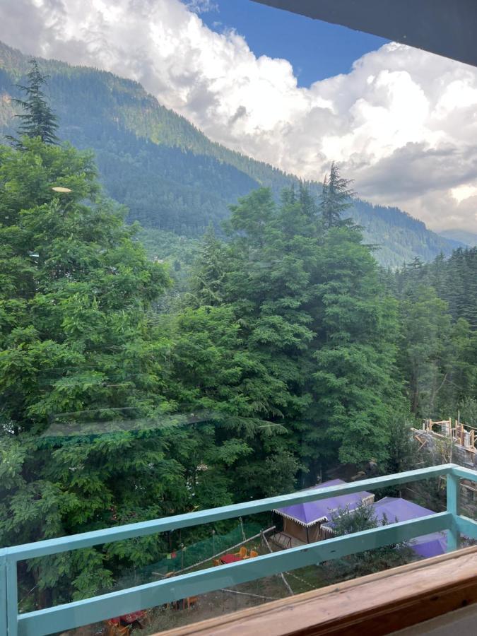 مايالي Hotel Mountain Majesty! Top-Rated Luxury Stay Amid Snowcapped Mountains With Balcony And Riverside Calm المظهر الخارجي الصورة
