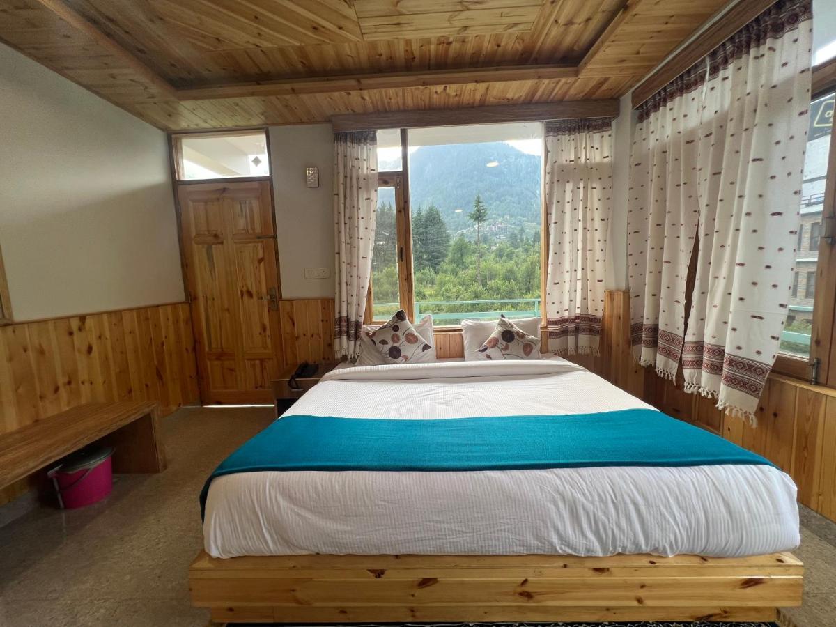 مايالي Hotel Mountain Majesty! Top-Rated Luxury Stay Amid Snowcapped Mountains With Balcony And Riverside Calm المظهر الخارجي الصورة