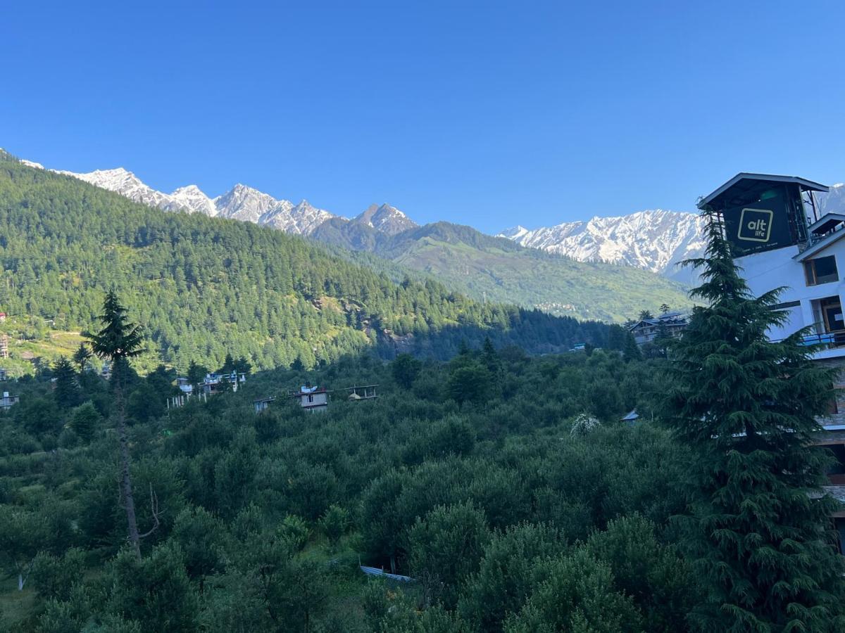 مايالي Hotel Mountain Majesty! Top-Rated Luxury Stay Amid Snowcapped Mountains With Balcony And Riverside Calm المظهر الخارجي الصورة